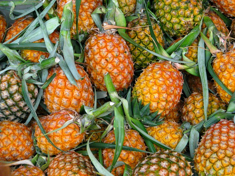 kota kinabalu pineapples