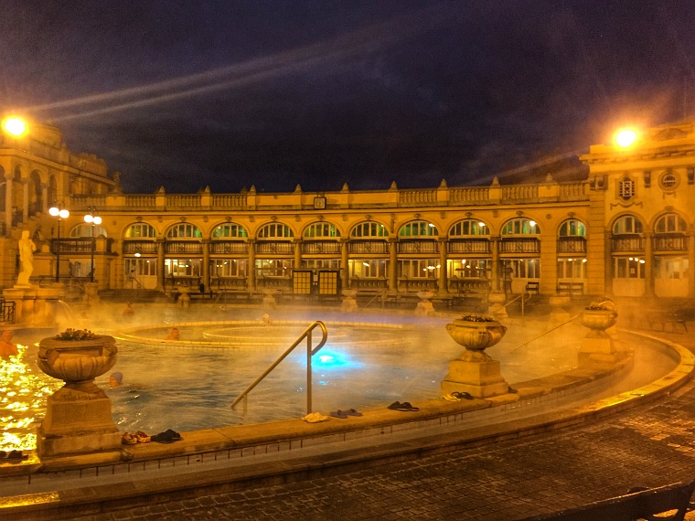 hungary-budapest-szechenyi-bath-pool
