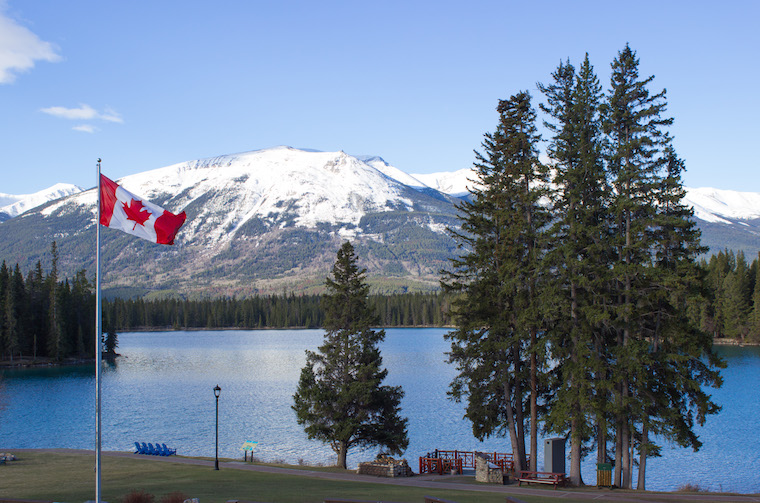 Canada-Alberta-Jasper-Lake-14
