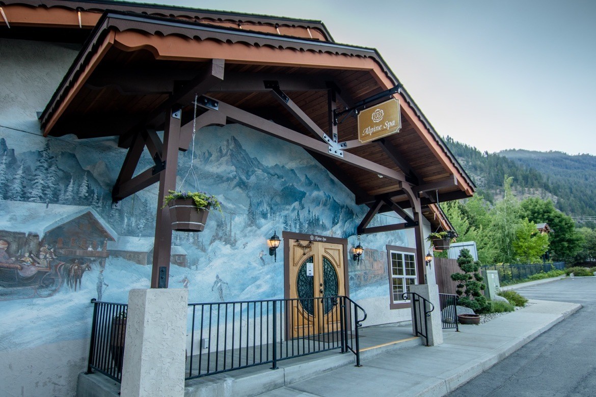 The Alpine Spa at Icicle Village Resort