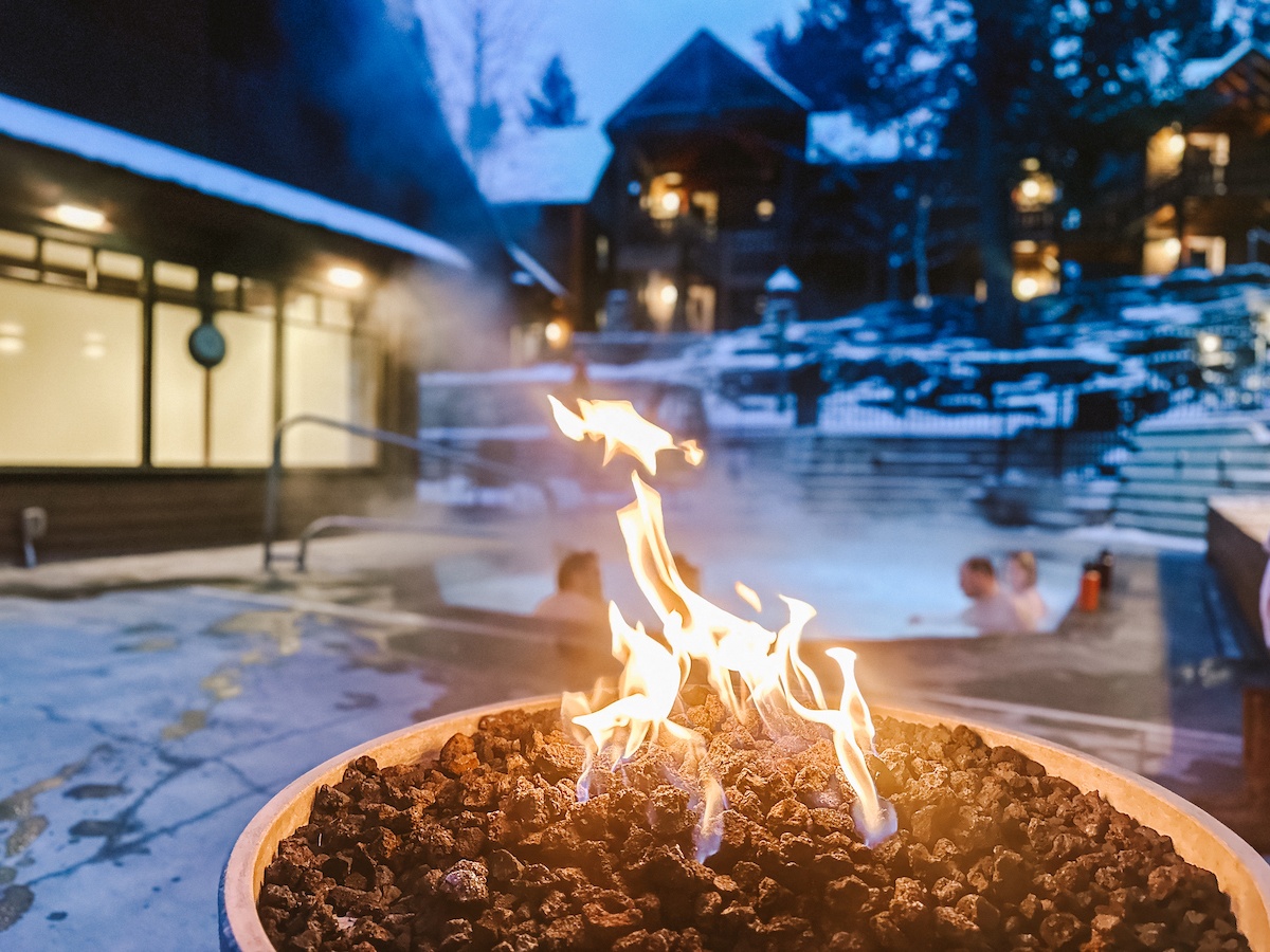 The outdoor hot tub at Buffalo Mountain Lodge in Banff
